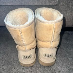 KIDS SIZE 6 SAND CLASSIC SHORT UGG BOOTS